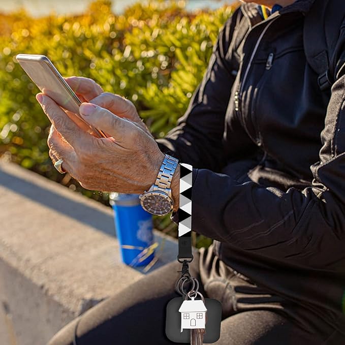 Keychain Lanyard for Women and Men, Wrist Lanyard Key Chain Holder with Key Rings, Wristlet Strap Lanyard for Car Keys ID Badge Wallet Card Holder(Brown)