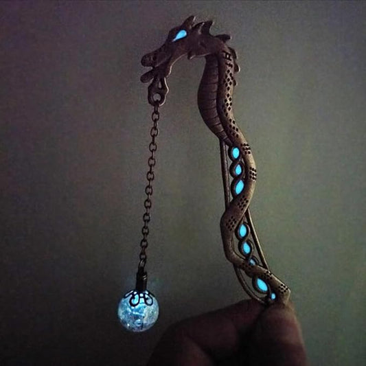 Vintage Luminous Metal Sea Horse Bookmark Gifts, Unique Glow in The Dark Bookmark Gift for Men, Women Students, Kids Teachers, Book Lovers, Bookworms (Sea Horse)