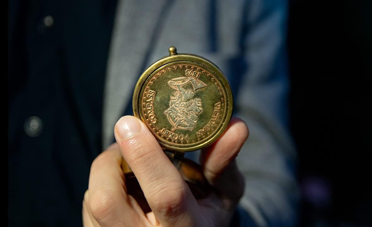Handmade Antique Vintage Brass Compass | Exquisite Nautical Compass | Home Decor | Pocket Compass Gift for Every Occasion | Super7One