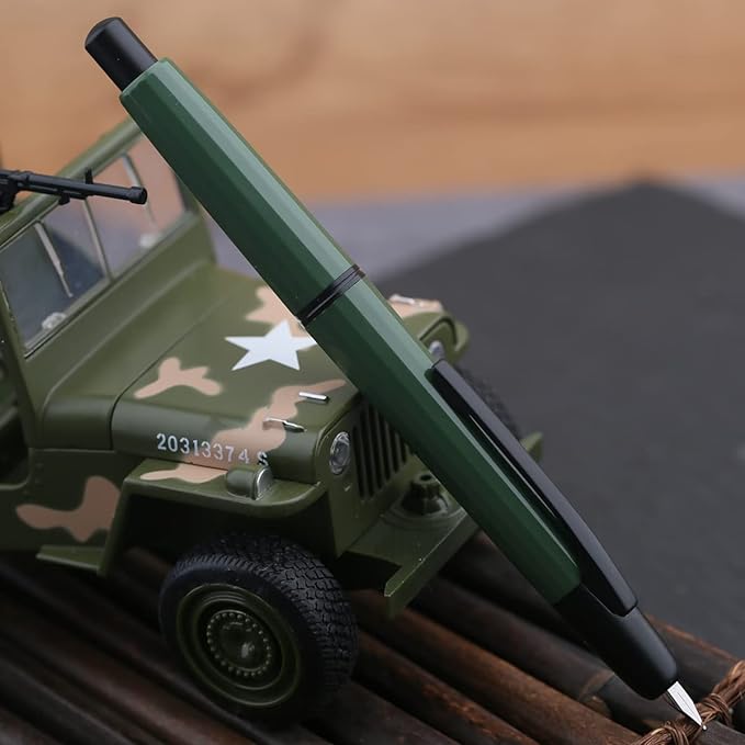 Majohn A2 Press Fountain Pen Extra Fine Nib with Box, Retractable Green Resin Ink Pen with Converter Writing Set (Black Clip Version）