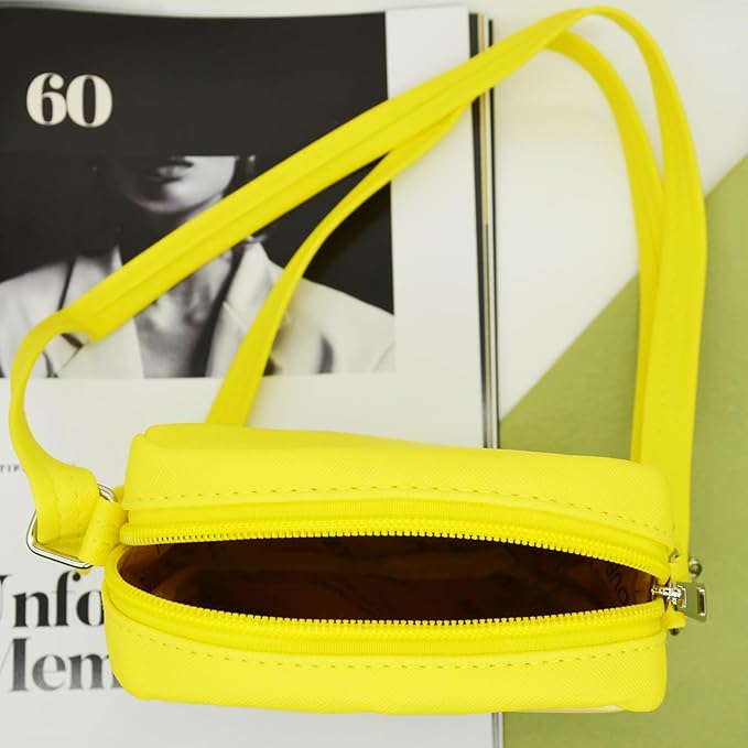 Cute Pudding Dog Crossbody Bag with Adjustable Shoulder Strap and Bracelet Charm, Kawaii Handbag with Zipper, Dog Wallet Purse Shoulder Bag Coin Pouch Accessories for Women Girls