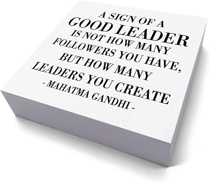 Inspirational A Sign of A Good Leader Desk Decor Wooden Box Sign Office Decor Rustic White Wood Block Plaque Box Sign for Leader Boss Mentor Home Office Desk Shelf Table Decoration Leadership Gift