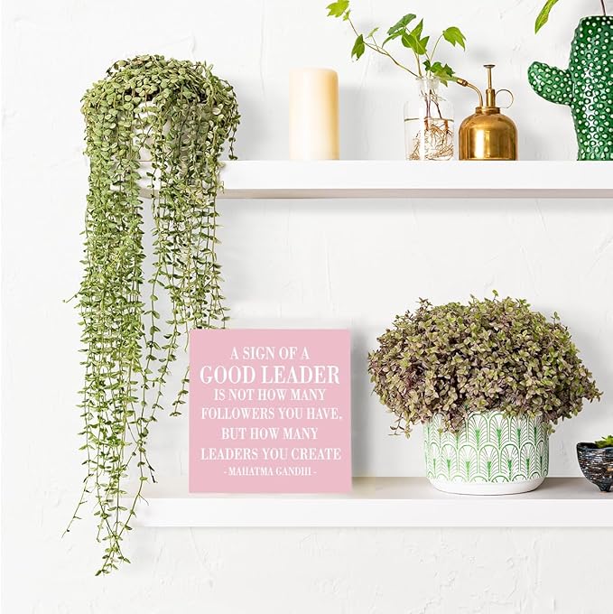 Inspirational A Sign of A Good Leader Desk Decor Wooden Box Sign Office Decor Rustic Pink Wood Block Plaque Box Sign for Leader Boss Mentor Home Office Desk Shelf Table Decoration Leadership Gift