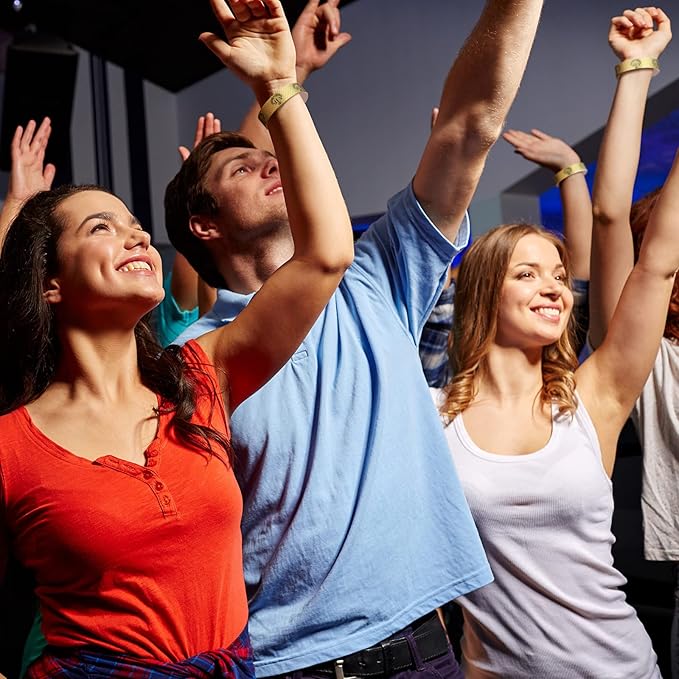 Jadive 500 Pieces Paper Wristbands VIP Plastic Waterproof Party Identification Wristbands Party Bracelets for Events Amusement Parks, Club, Concerts, Fairs, Festivals and Events(Gold)