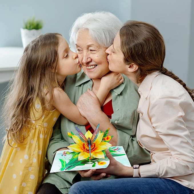 D4DREAM Dragonfly Gifts for Women - Daffodils Flower Dragonfly Pop Up Card 3D Birthday Card for Women Pop Up Mothers Day Cards with Envelope for Her Wife Mom Grandma