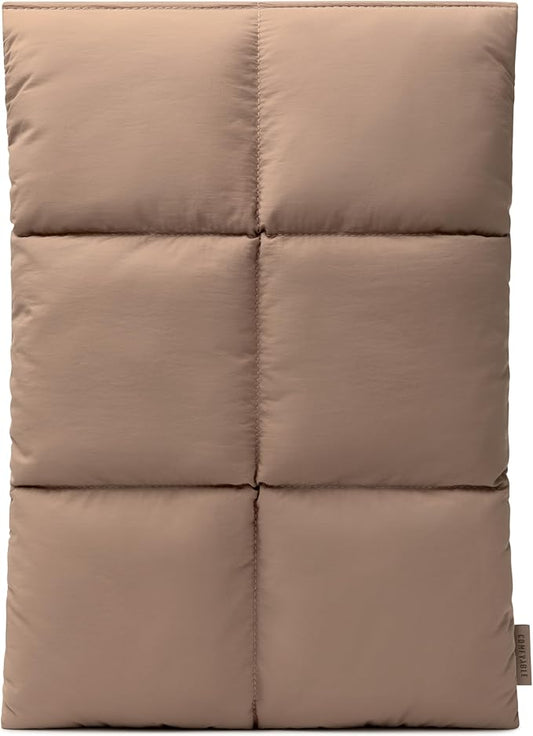 Comfyable Puffy Laptop Sleeve 15 Inch 16 Inch, Quilted Puffer Laptop Carrying Case for Women, Pillow Case Compatible for MacBook Air 15 in M3 2024 & MacBook Pro 16 in 2024 M4, 16 in Puff Cover, Brown