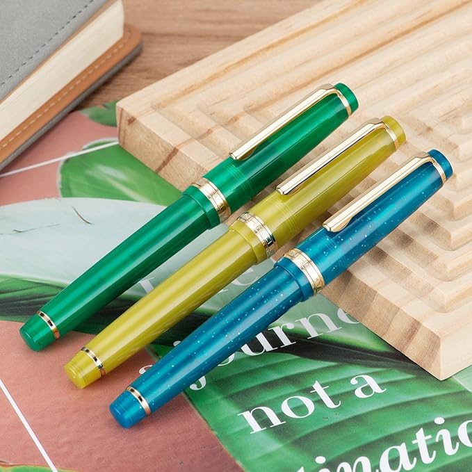 Jinhao 82 Acrylic Fountain Pen, Iridium Medium Nib with Ink Converter, Transparent Jungle Green Classic Design Smooth Writing Pen (Gold Trim)