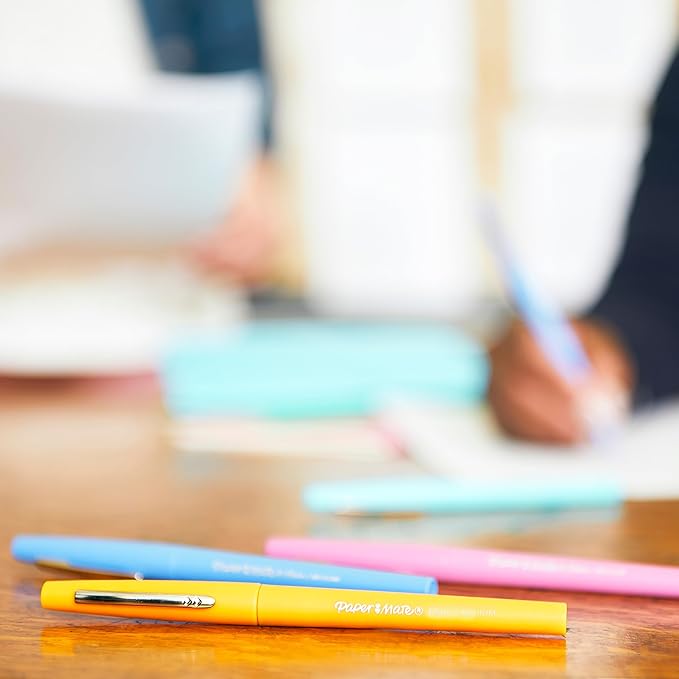 Paper Mate Flair Felt Tip Pens | Medium Point (0.7 mm) Marker Pens | Magenta Red Pens | for Writing, Marking, Drawing & Sketching | 12 Count