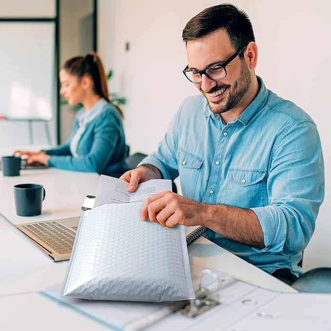 UCGOU Bubble Mailers 8.5x12 Inch White 25 Pack Usable Size 8.5x11 Poly Padded Envelopes #2 Medium Mailing Opaque Packaging Postal Self Seal Waterproof Boutique Shipping Bags for Clothes Makeup