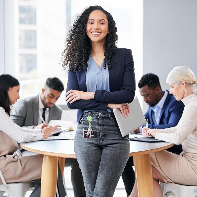 Will Well ID Badge Holders with Clip and Keyring - Horizontal Clear Plastic 3.7" x 2.5" Sleeves Fit Up to 3 Cards - Retractable 24" UHMWPE Fiber Pull Cords - 2-Pack, Transparent Green Reels