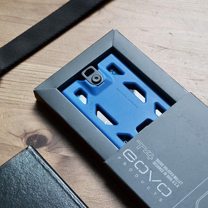 GOVO T4 Badge Holder No-Clip Version - Durable Polycarbonate ID Card Holder Holds 1 to 4 Cards (Blue)