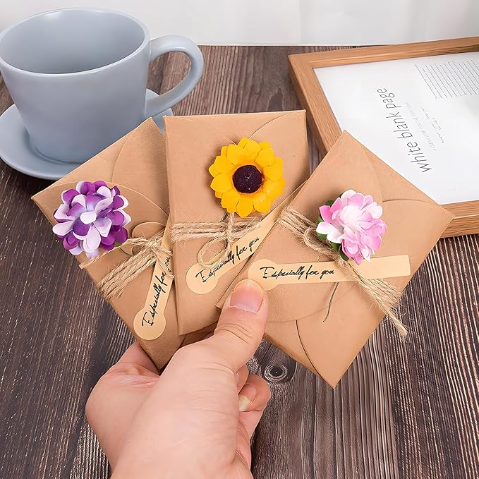 40 Pack Mini Envelopes with Heart Shaped Clasp, Small Kraft Paper Envelopes with Love You Card Cards with Blank Cards for Business Card for Gift Cards Weddings Party Favors (4.1 x 2.8 inch)