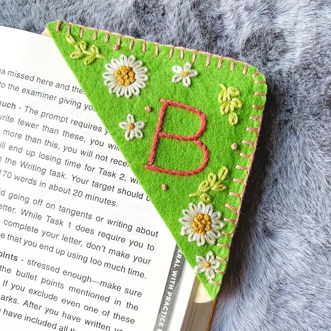 Personalized Hand Embroidered Corner Bookmark, Bookmarks for Women, Personalized Bookmark for Book Lovers, Cute Flower Book Mark by HNQCPCVU (B, Green)