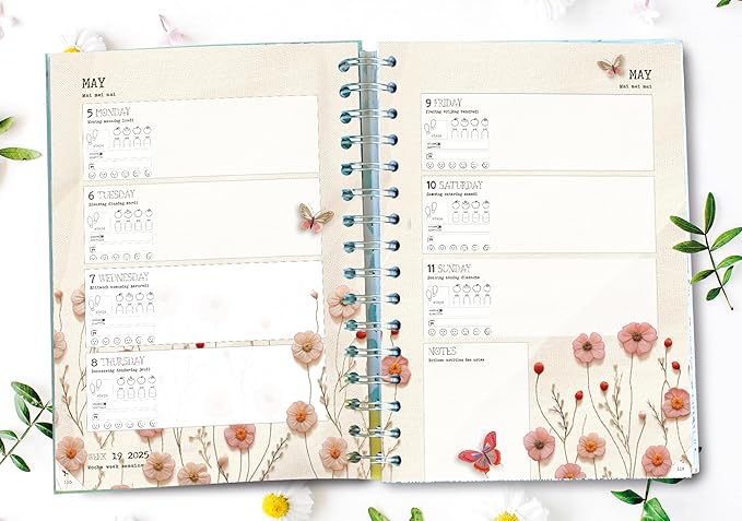 Daphne's Diary Daily Planner Journal 2025 | Everyday Agenda with Creative Designs, Fold-Out Montly Overviews, Shopping Lists | Decorative Weekly Planner Scrapbook full of art paper and art supplies