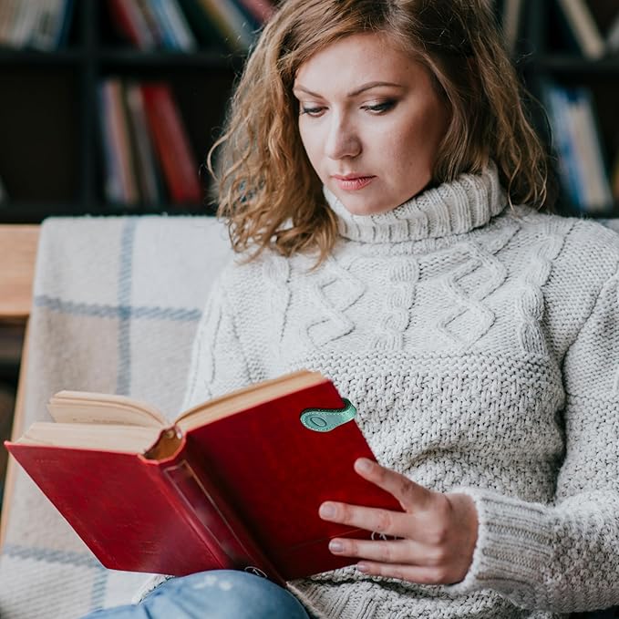 Personalized Leather Magnetic Bookmarks (1 Pack) Vintage Custom Engraved Initial ID Identification Book Marker Clip Gift for Book Lover Avid Readers (Letter O, Green)