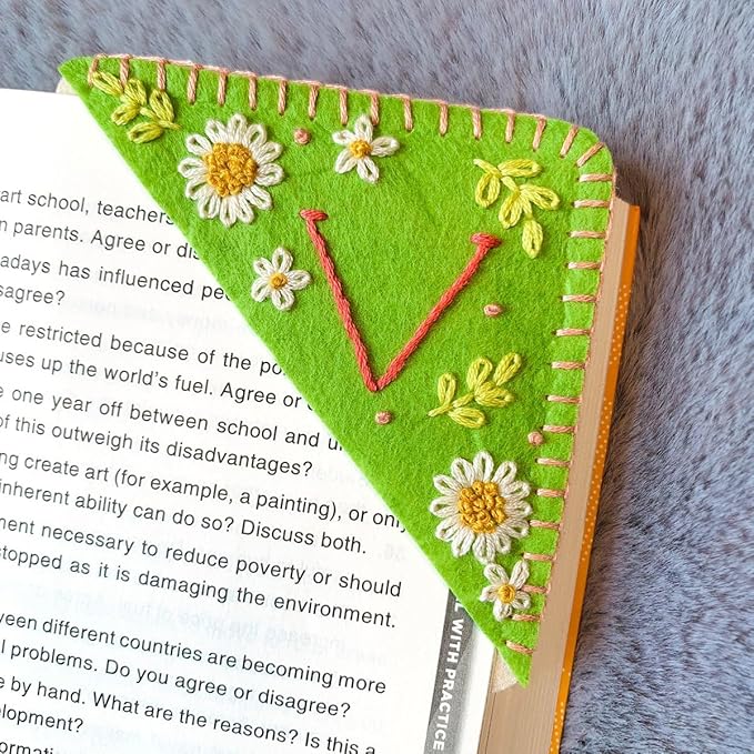 Personalized Hand Embroidered Corner Bookmark, Bookmarks for Women, Personalized Bookmark for Book Lovers, Cute Flower Book Mark by HNQCPCVU (V, Green)