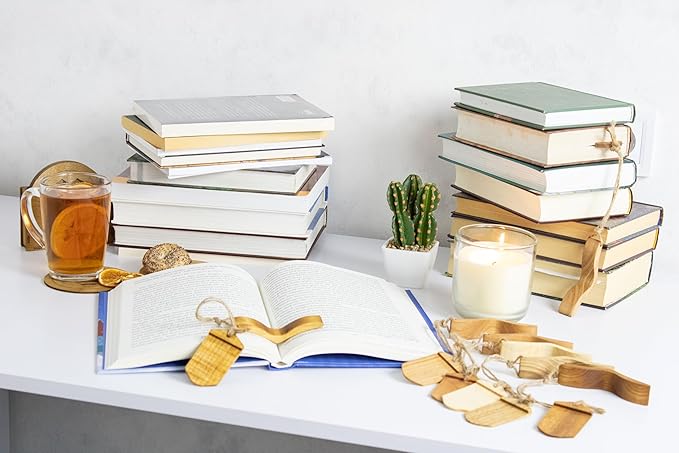 Handmade Wooden Book Page Holder - Wooden Thumb Bookmark - Novel Reading Accessories, Book Gadgets, Presents for Readers, Book Lovers Gifts, Bookworm (Pear Natural)