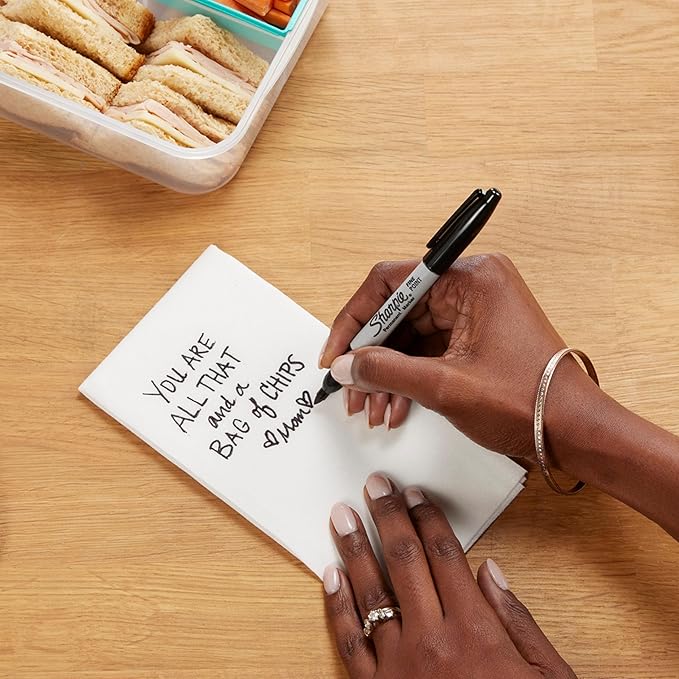 Sharpie Permanent Marker | Fine Point for Bold Details | Black Ink | 1 Marker Pen