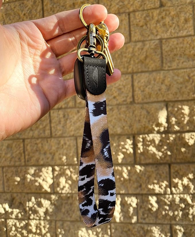 POCKT Lanyard for Keys Wristlet Strap Key Chain Holder for Men and Women - Cool Hand Wrist Lanyards for Keys and Wallets