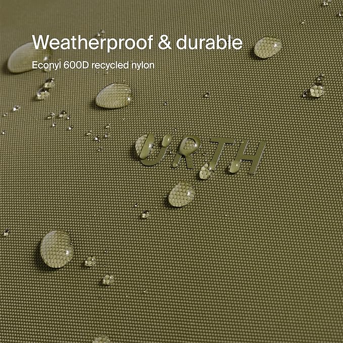 Urth Naos Laptop Sleeve - 15-16 Inch Padded, Water Resistant, Recycled Laptop Case Compatible with MacBook Air/Pro in Green